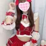 クリスマスイブの夜も10代美少女が出勤中!
