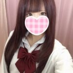 木曜日の横浜・伊勢佐木長者町も幼くて可愛い10代が続々登校!