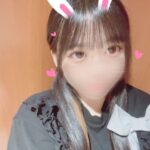 制服に着替えるのはホテルに着いてから♡